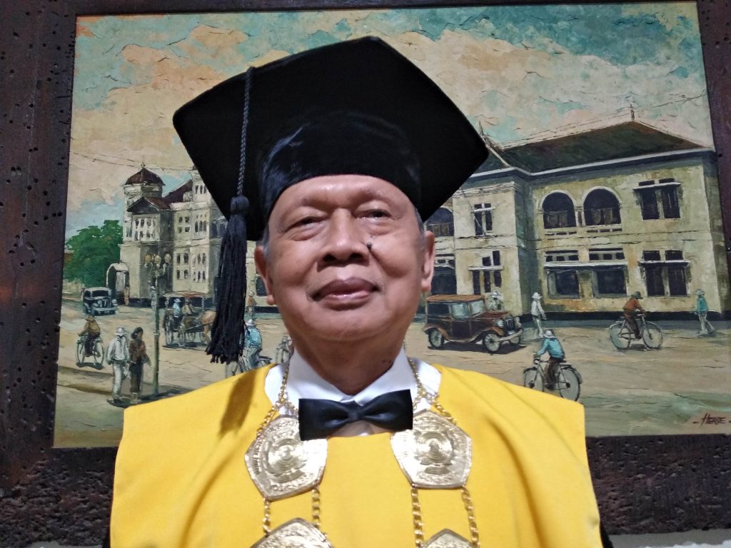 Prof. Dr. dr. Santoso, MS, Sp.Ok - Rektor Universitas Respati Yogyakarta